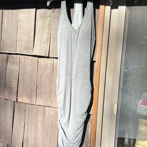 Athleta Spirts Dress Razor back, built in Bra, ruched bottom, figure flattering. - Picture 1 of 9
